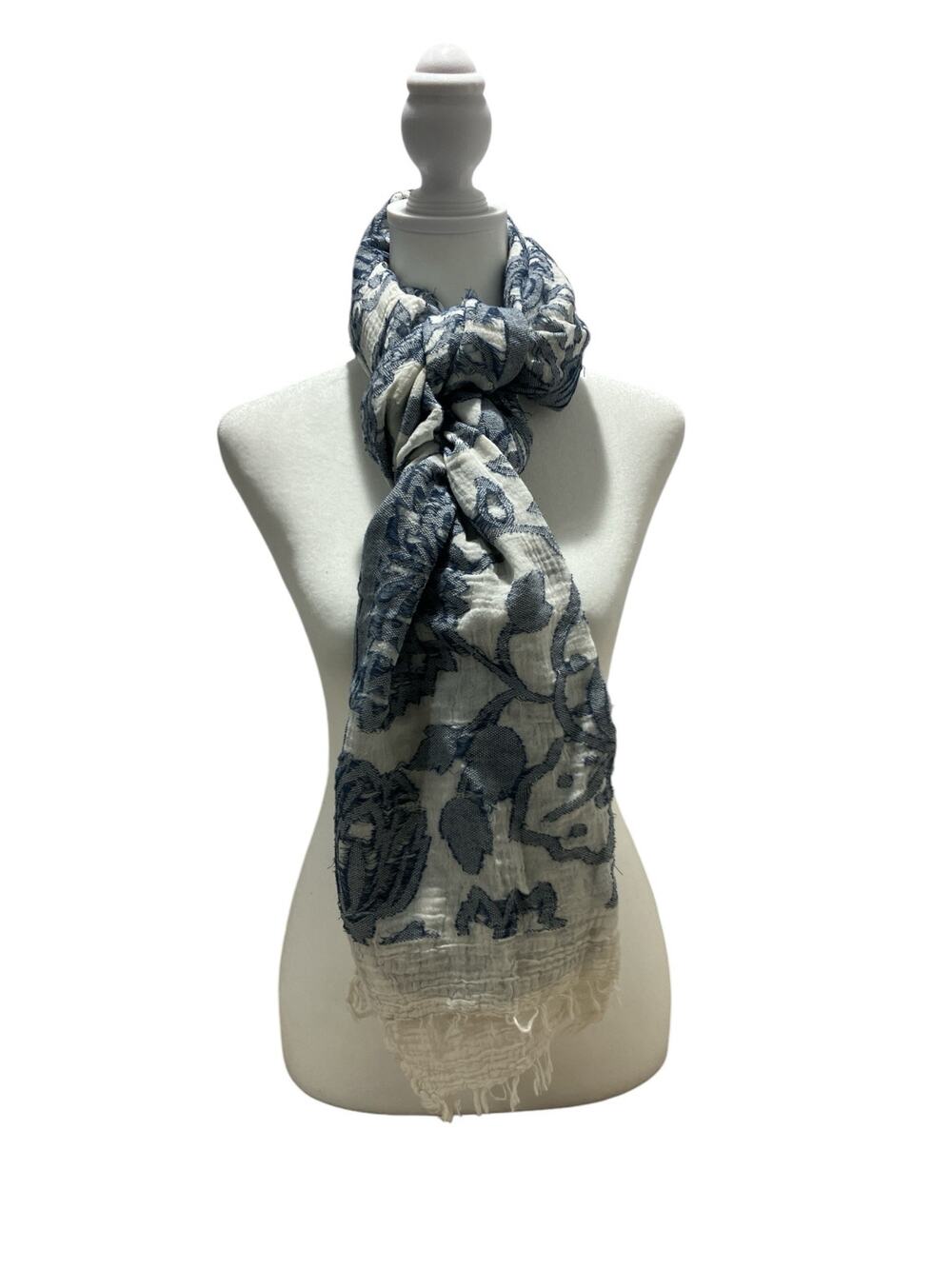 Universal Thread Scarf Shawl Blue White Large